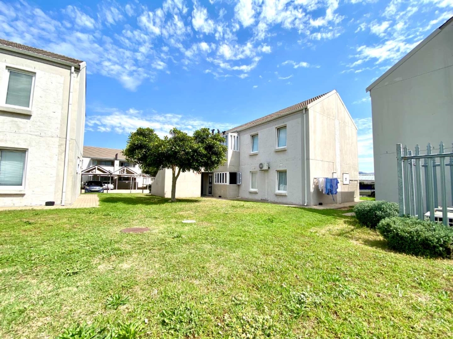 1 Bedroom Property for Sale in Klein Drakenstein Western Cape